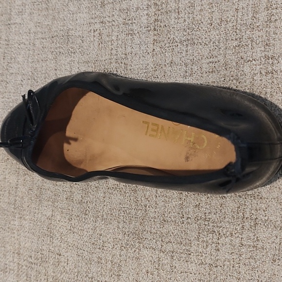 Chanel Patent Bow Flats size 37.5•Poor Condition •See Photos - Picture 15 of 16